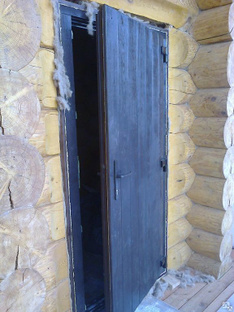 Входная деревянная утепленная дверь из сосны — «ЩИТОВАЯ 2К - Вагонка» купить в Красноярске