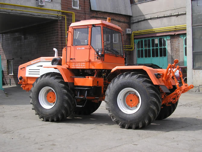 Трактор ХТА-208.1Р