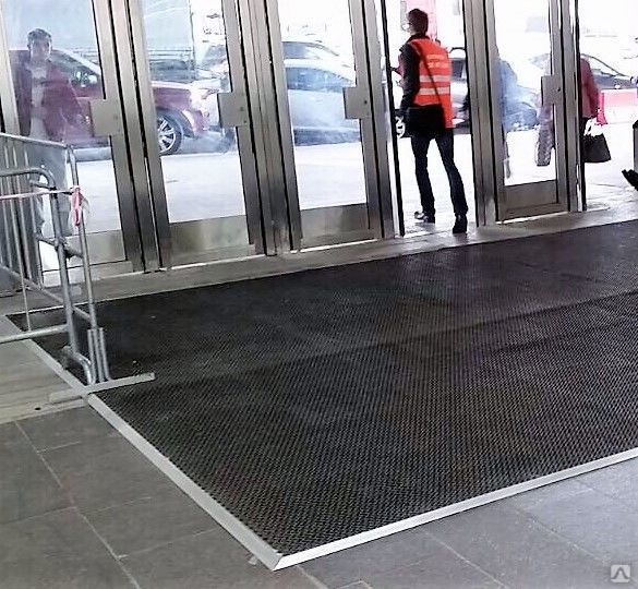 Противоскользящие покрытия на ступени для улицы, цена в Перми от ...