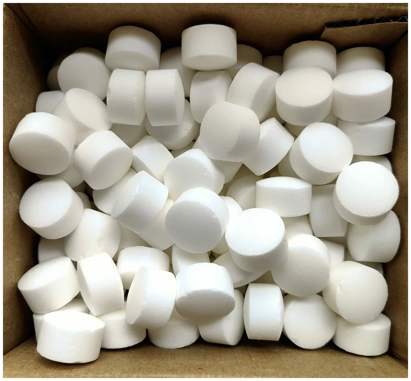 Соль пищевая выварочная таблетированная по ТУ 9192-001-88280869-2012 из сырья по ГОСТ Р 51574-2018 в мешках по 25 кг