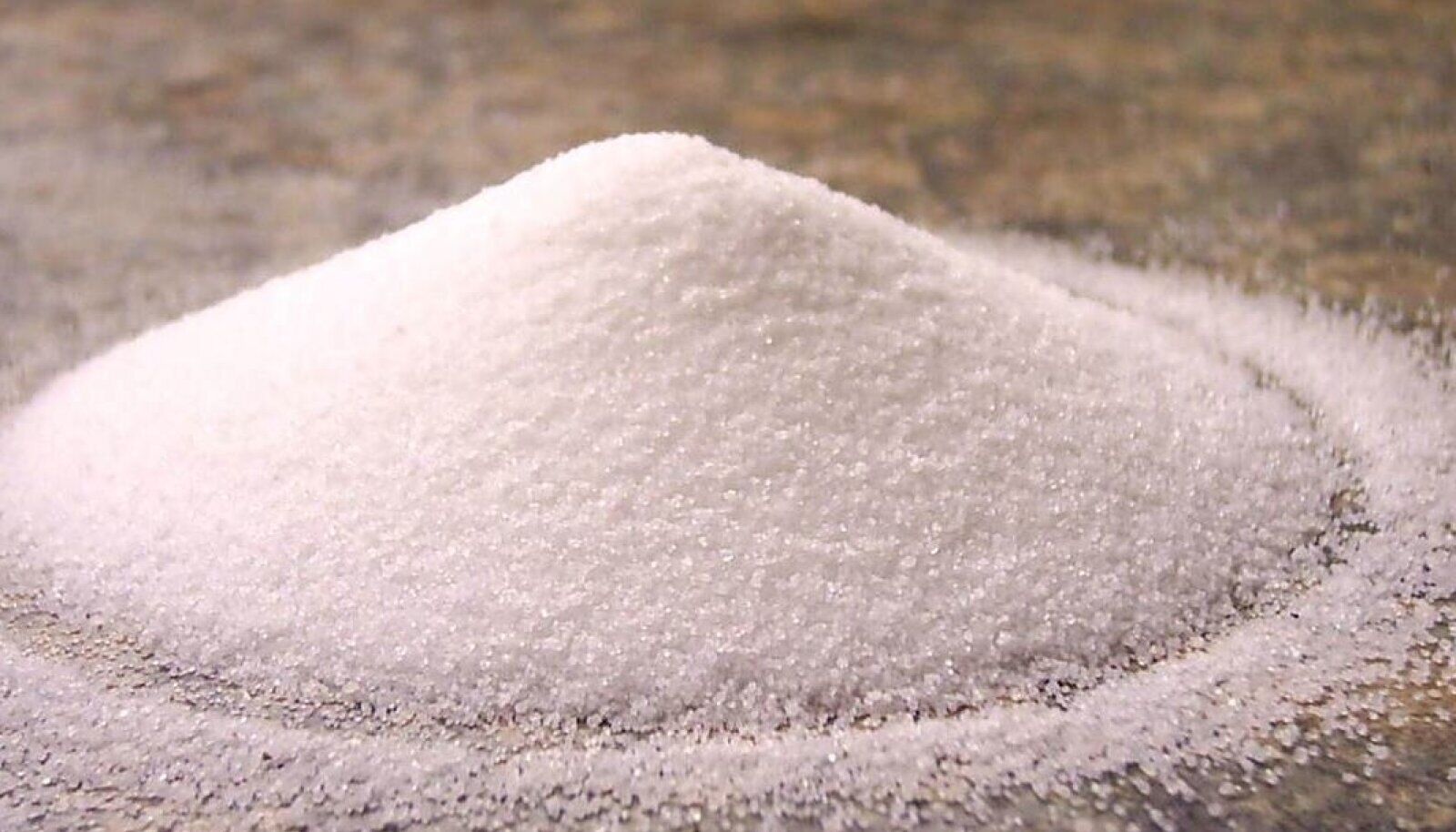 Соль поваренная пищевая каменная молотая высшего сорта помол №1 по ГОСТ Р 51574-2000 в пачках по 1 кг