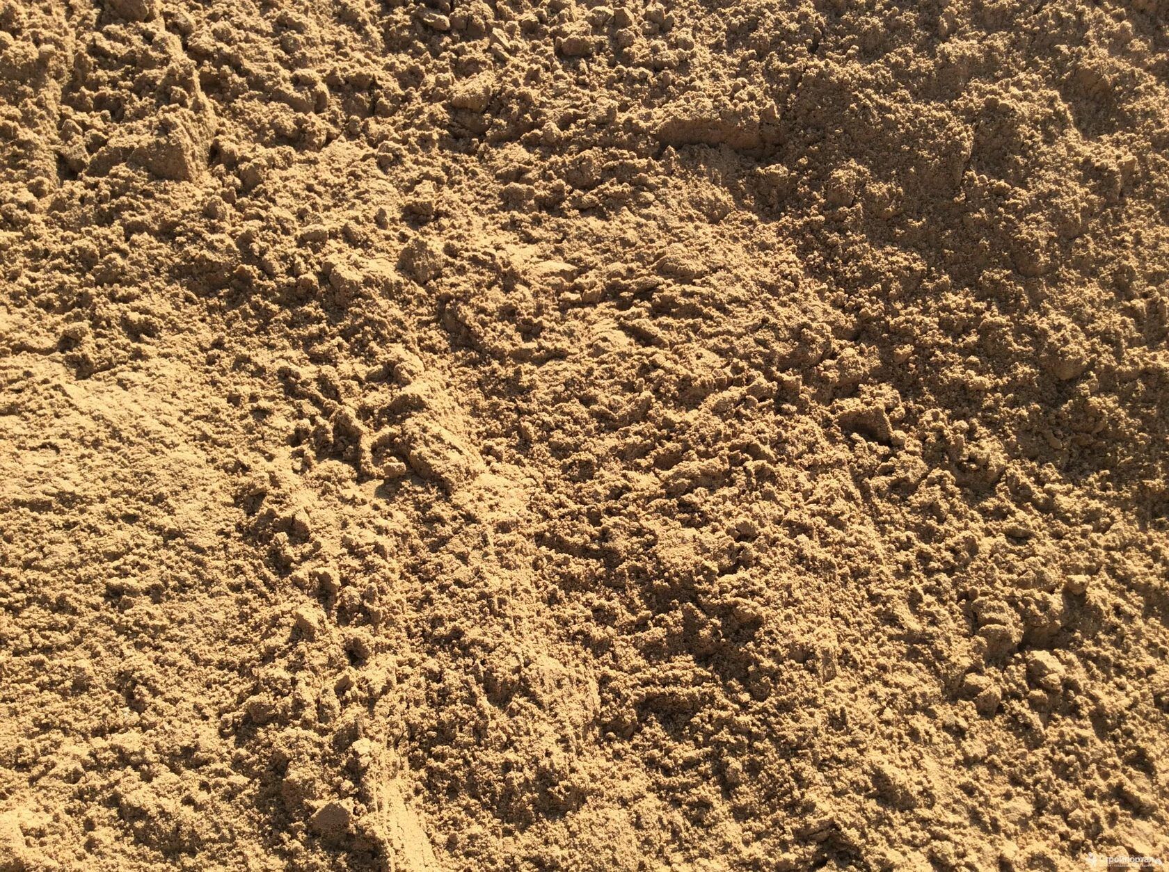 Песок фр. 2,0-5,0 насыпью с площадки