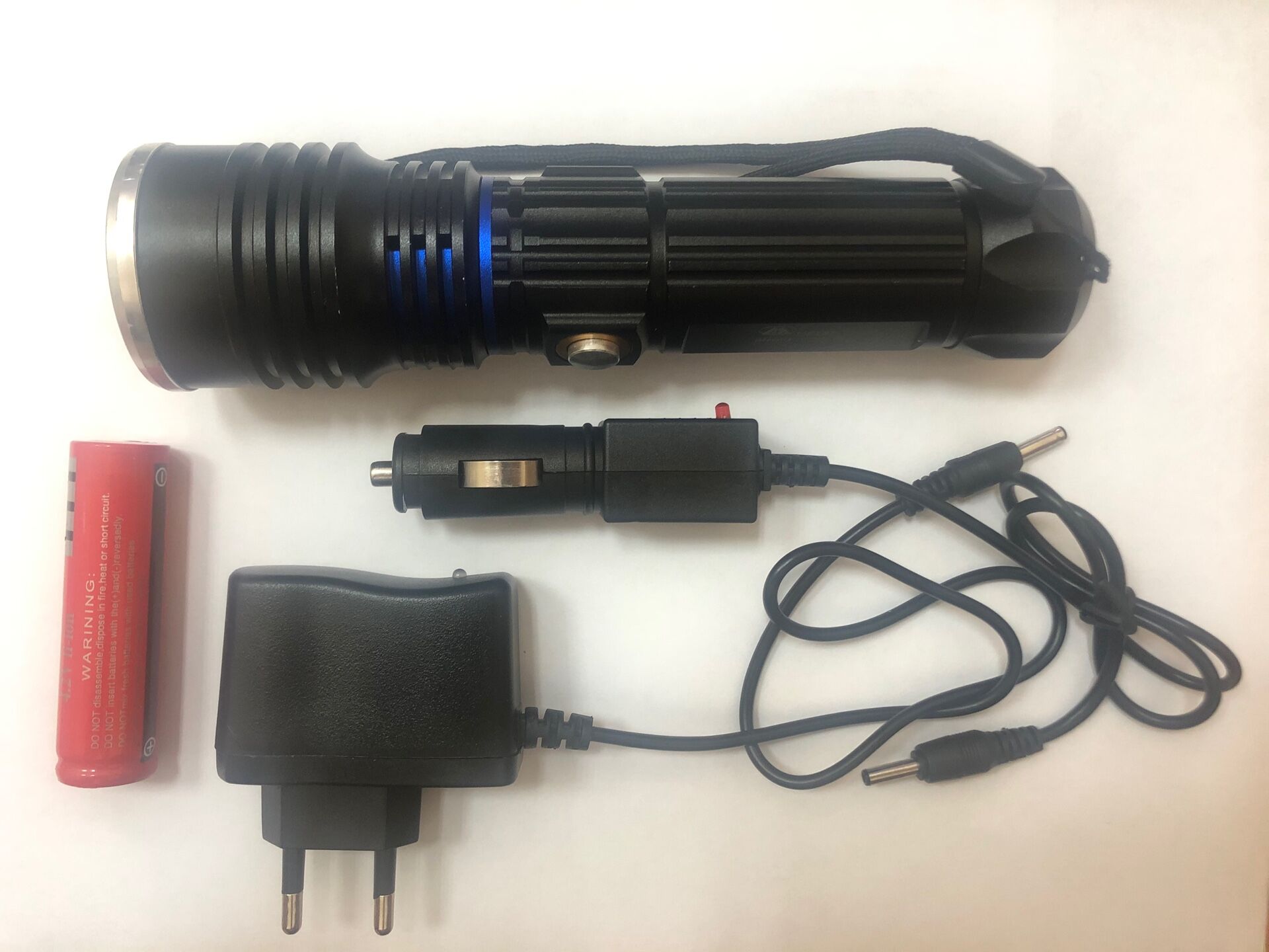 Фонарик Bailong 812, 1LED, ZOOM, металлический, линза, зарядка 12/20В, цена  в Красноярске от компании Товары для дома и дачи.