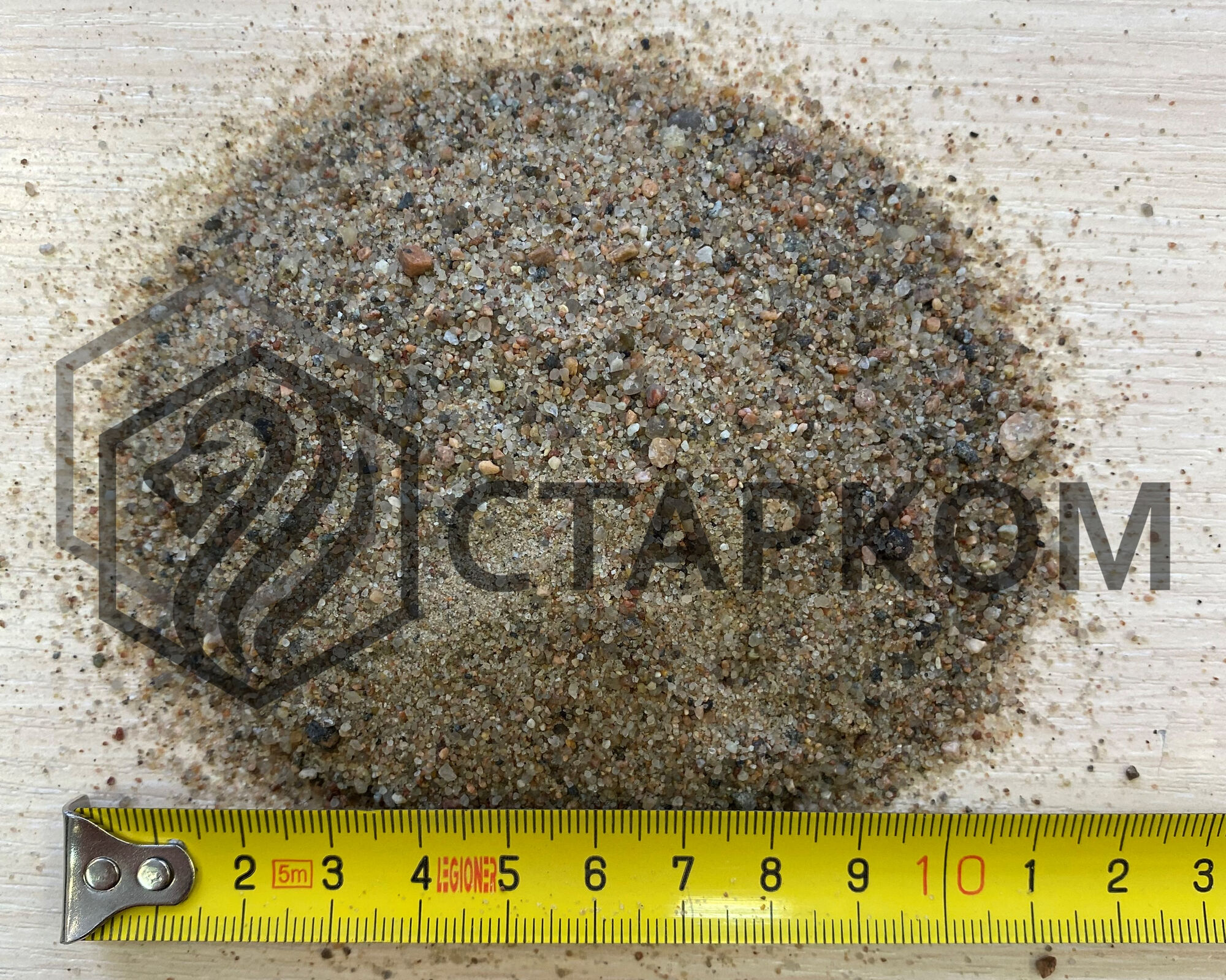 Карьерный песок сухой строительный 1-1.5 мм в мешках