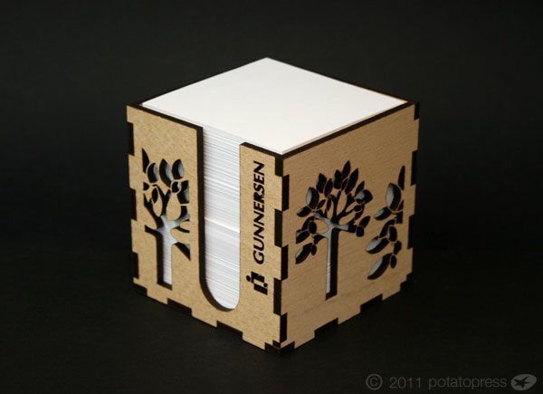 Деревянная подставка для кубарика (блоки для записей) с печатью логотипа