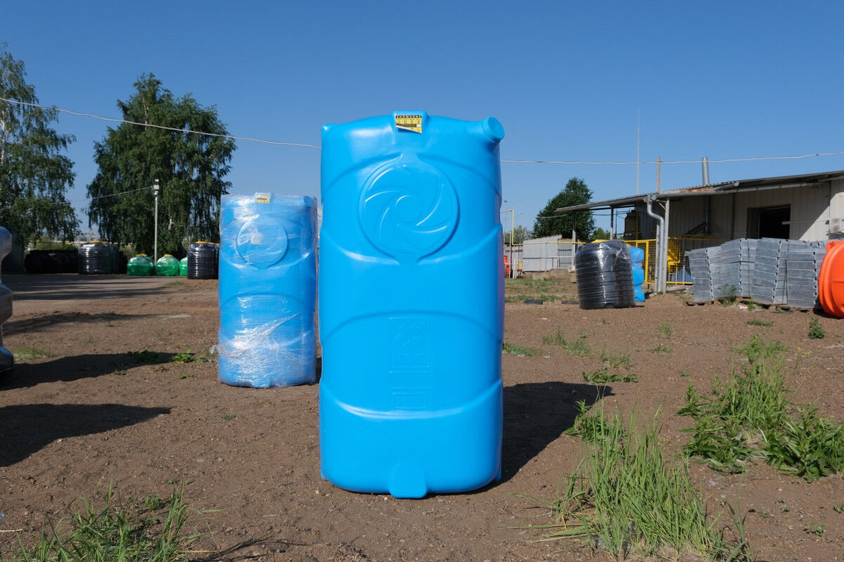 Прямоугольный бак вертикальный 1000 литров для воды и топлива, сыпучего сырья