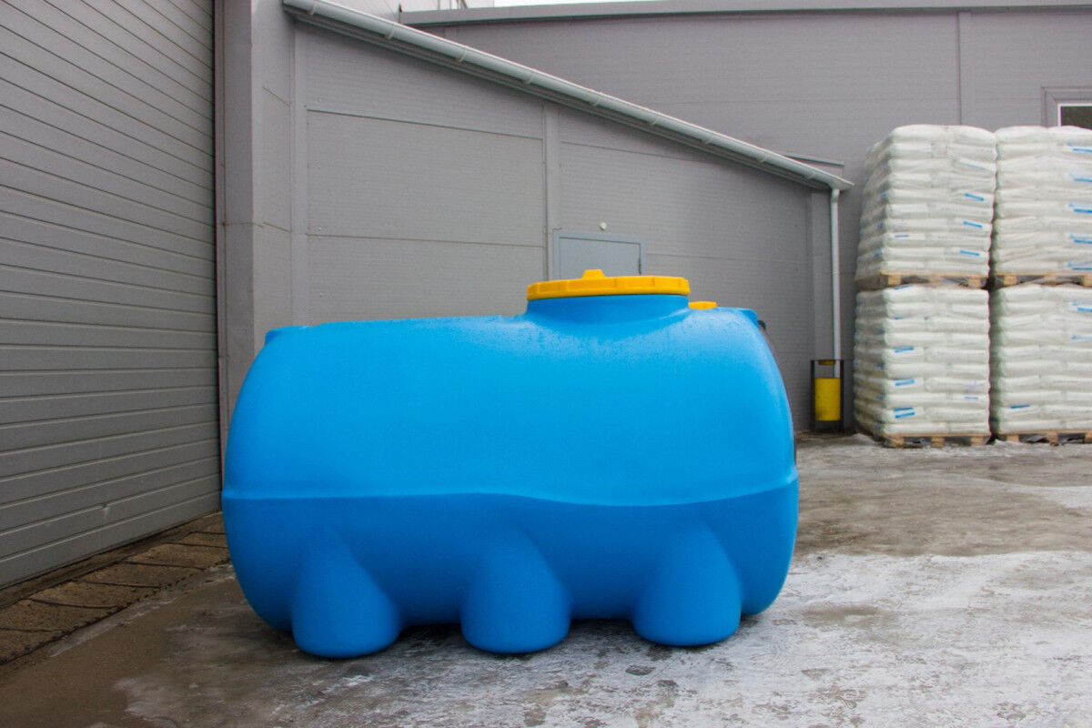 Бак 3000 литров пластиковый для транспортировки воды и топлива, сыпучего сырья, пищевых жидкостей