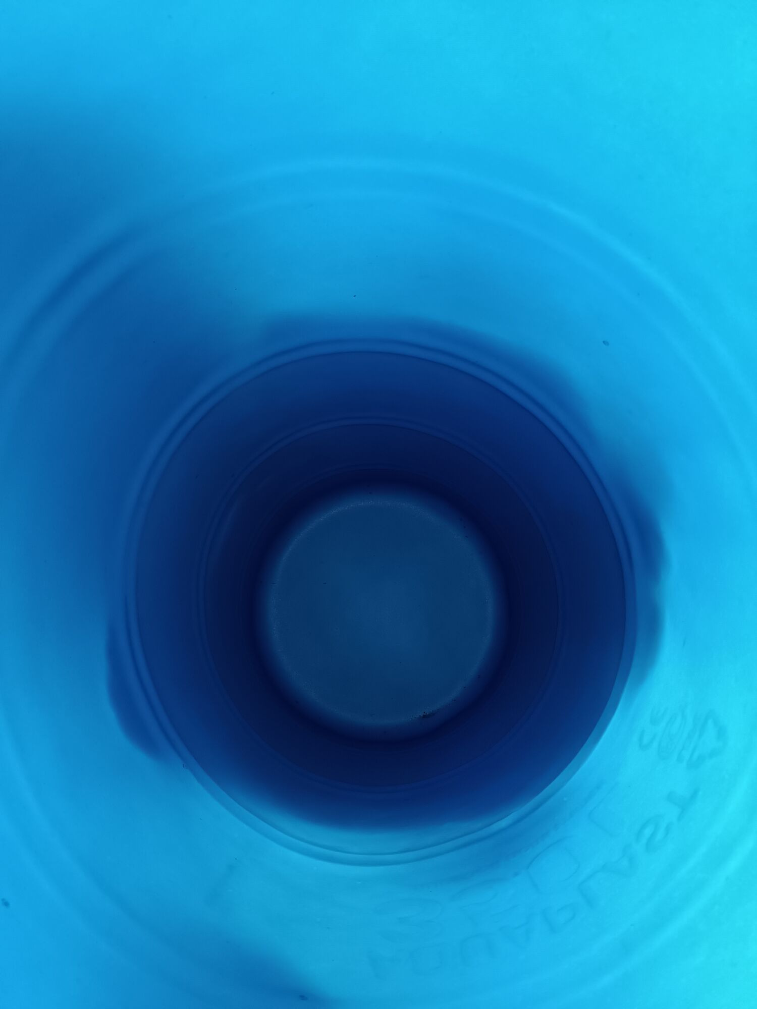 Емкость для воды пластиковая овально-вертикальная 350 л синяя Aquaplast 2