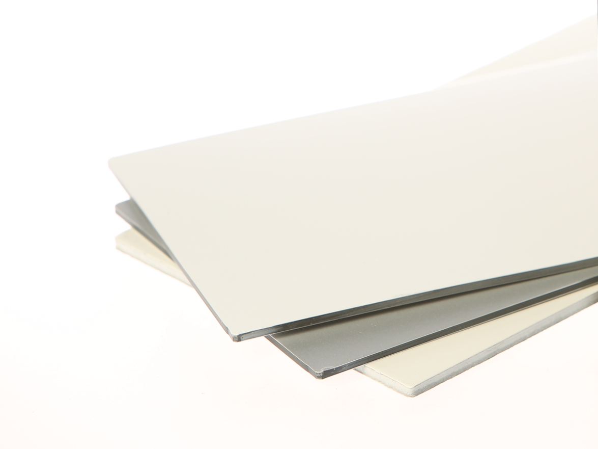 Алюминиевая композитная панель Bildex 3*1220*4000 мм, (al 0,2 мм) цвет белый BL 9003 RAL 9003